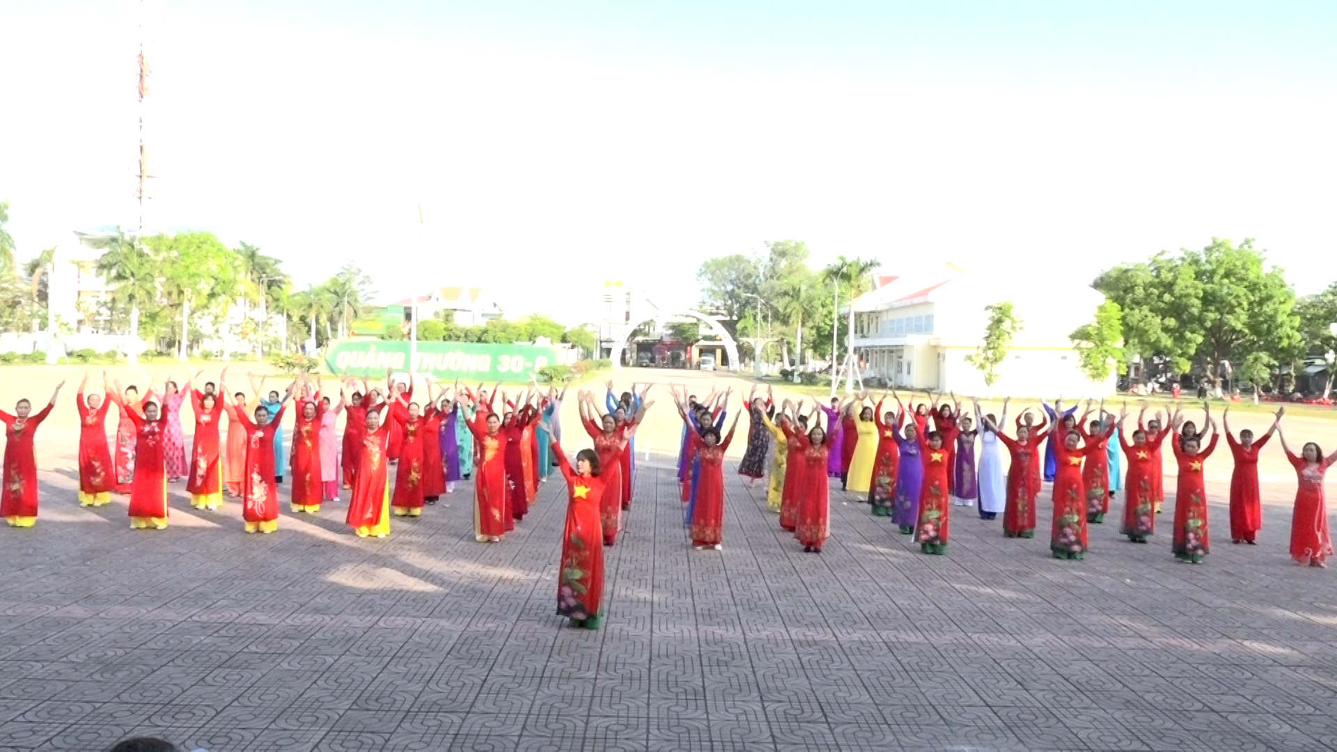 HINH HIEU BAN TIN SRT.00_09_35_17.Still001